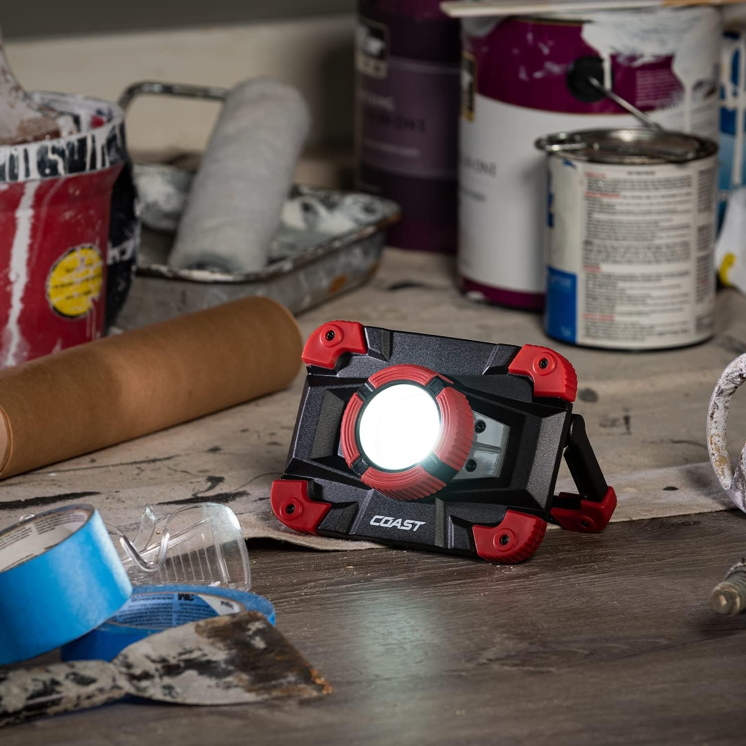 Coast WLR1 1290 Lumen Rechargeable Focusing LED Work Light with Rotating Handle and IP54 Weatherproof Rating